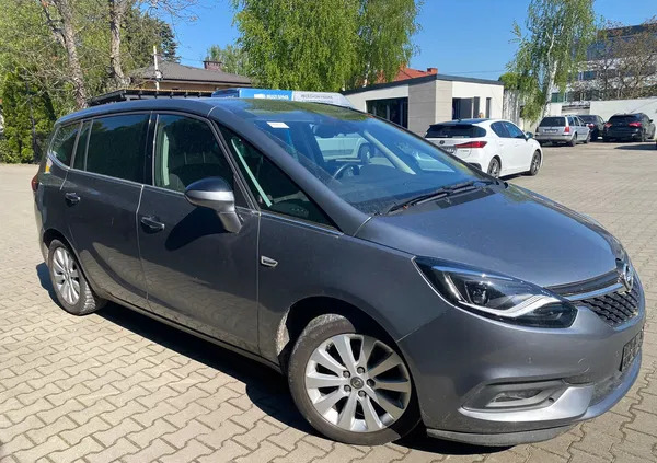 opel zafira Opel Zafira cena 51045 przebieg: 196000, rok produkcji 2017 z Warszawa